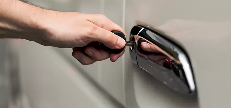 Why Choose Our Auto Locksmith Team in Moline, IL?