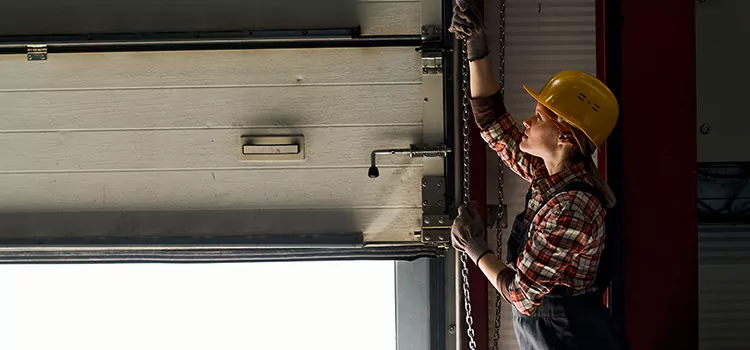 Addressing Common Garage Door Stoppage Issues in Moline, IL